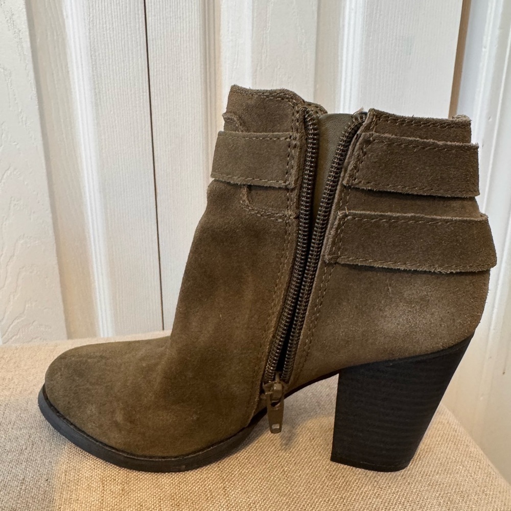 GUESS Women's Army Olive Green Ankle Boots Size 5.5 with Gold Accent Zippers - Picture 10 of 16